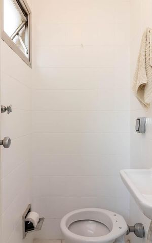 Apartamento à venda com 120m², 3 quartos e 2 vagas Apartamento à venda com 120m², 3 quartos e 2 vagasBanheiro de Serviço