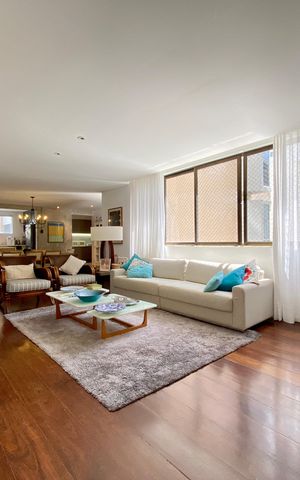 Apartamento para alugar com 384m², 4 quartos e 3 vagas Apartamento para alugar com 384m², 4 quartos e 3 vagasSala