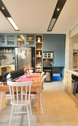 Apartamento para alugar com 384m², 4 quartos e 3 vagas Apartamento para alugar com 384m², 4 quartos e 3 vagasCozinha e Área de Serviço