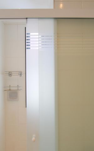 Apartamento para alugar com 100m², 2 quartos e 2 vagasBanheiro da Suíte