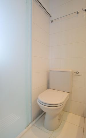 Apartamento para alugar com 100m², 2 quartos e 2 vagasBanheiro da Suíte