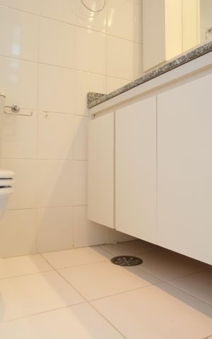 Apartamento para alugar com 100m², 2 quartos e 2 vagasBanheiro da Suíte