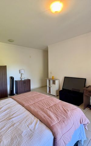 Casa de condomínio à venda com 460m², 4 quartos e 4 vagas Casa de condomínio à venda com 460m², 4 quartos e 4 vagasSuíte Master