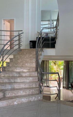 Casa de condomínio para alugar com 560m², 4 quartos e 4 vagas