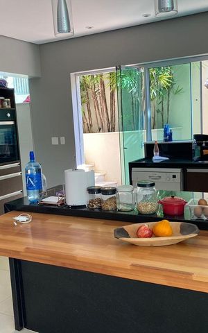 Casa de condomínio para alugar com 560m², 4 quartos e 4 vagas