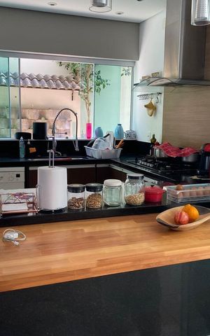Casa de condomínio para alugar com 560m², 4 quartos e 4 vagas