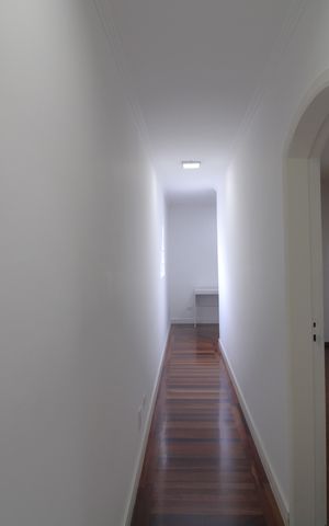Casa à venda com 480m², 3 quartos e 2 vagasCorredor