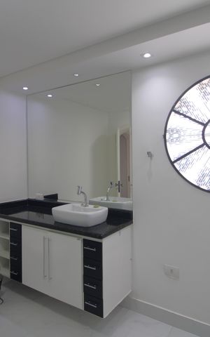 Casa à venda com 480m², 3 quartos e 2 vagasBanheiro da Suíte