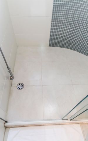 Apartamento à venda com 220m², 3 quartos e 3 vagas Apartamento à venda com 220m², 3 quartos e 3 vagasDetalhe do Banheiro da Suite