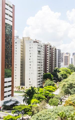 Apartamento à venda com 220m², 3 quartos e 3 vagas Apartamento à venda com 220m², 3 quartos e 3 vagasVista do Quarto