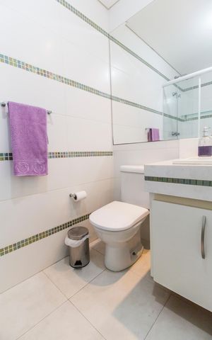 Apartamento à venda com 220m², 3 quartos e 3 vagas Apartamento à venda com 220m², 3 quartos e 3 vagasBanheiro da Suíte 2