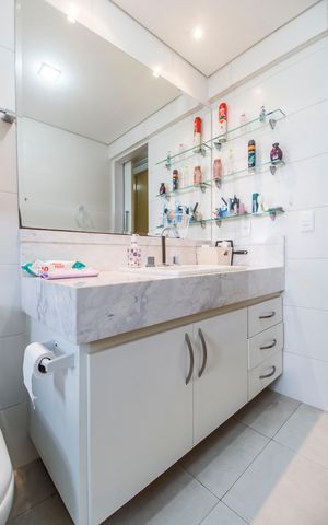 Apartamento à venda com 220m², 3 quartos e 3 vagas Apartamento à venda com 220m², 3 quartos e 3 vagasBanheiro da Suíte 1