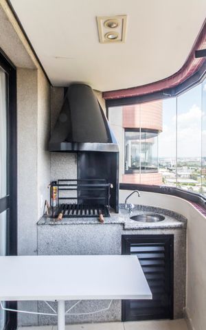 Apartamento à venda com 220m², 3 quartos e 3 vagas Apartamento à venda com 220m², 3 quartos e 3 vagasVaranda Sala de Jantar