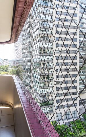 Apartamento à venda com 220m², 3 quartos e 3 vagas Apartamento à venda com 220m², 3 quartos e 3 vagasVista da Suíte