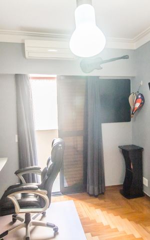 Apartamento à venda com 220m², 3 quartos e 3 vagas Apartamento à venda com 220m², 3 quartos e 3 vagasSuíte 3
