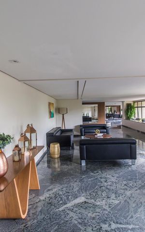 Apartamento à venda com 220m², 3 quartos e 3 vagasÁrea comum - Hall social