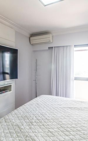 Apartamento à venda com 220m², 3 quartos e 3 vagas Apartamento à venda com 220m², 3 quartos e 3 vagasSuíte 1