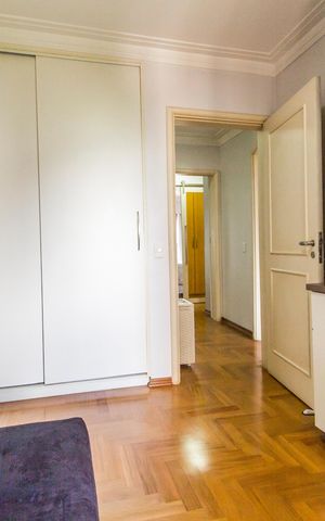 Apartamento à venda com 220m², 3 quartos e 3 vagas Apartamento à venda com 220m², 3 quartos e 3 vagasQuarto 4