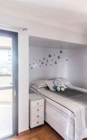 Apartamento à venda com 220m², 3 quartos e 3 vagas Apartamento à venda com 220m², 3 quartos e 3 vagasSuíte 2