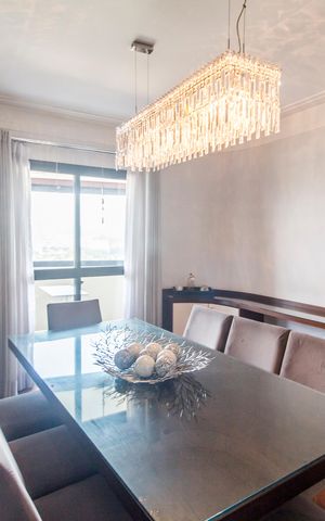 Apartamento à venda com 220m², 3 quartos e 3 vagas Apartamento à venda com 220m², 3 quartos e 3 vagasSala de Jantar