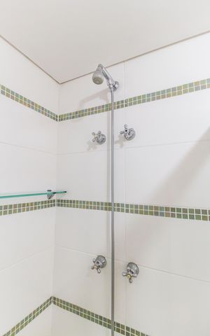 Apartamento à venda com 220m², 3 quartos e 3 vagas Apartamento à venda com 220m², 3 quartos e 3 vagasBanheiro da Suíte 2