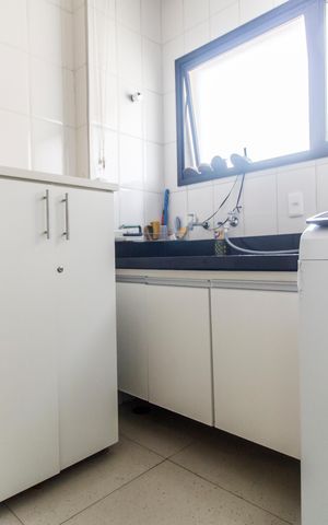 Apartamento à venda com 220m², 3 quartos e 3 vagas Apartamento à venda com 220m², 3 quartos e 3 vagasÁrea de Serviço
