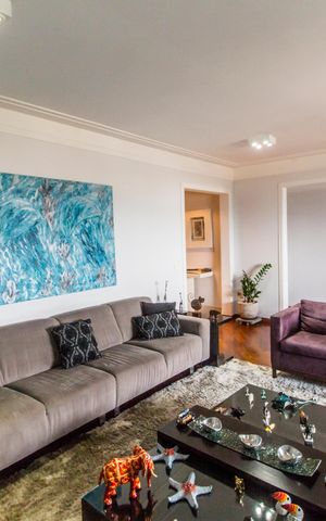 Apartamento à venda com 220m², 3 quartos e 3 vagas Apartamento à venda com 220m², 3 quartos e 3 vagasSala de TV