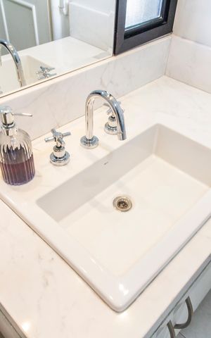 Apartamento à venda com 220m², 3 quartos e 3 vagas Apartamento à venda com 220m², 3 quartos e 3 vagasBanheiro da Suíte 2