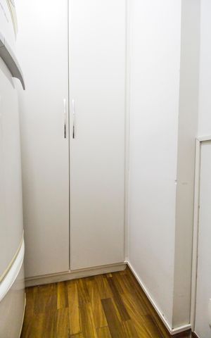 Apartamento à venda com 220m², 3 quartos e 3 vagas Apartamento à venda com 220m², 3 quartos e 3 vagasDespensa