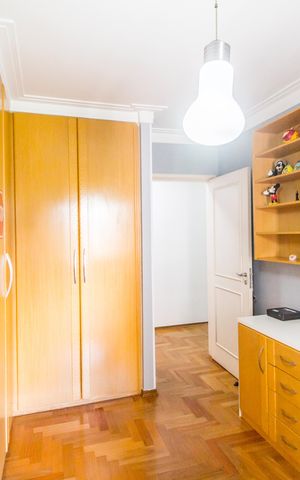 Apartamento à venda com 220m², 3 quartos e 3 vagas Apartamento à venda com 220m², 3 quartos e 3 vagasSuíte 3