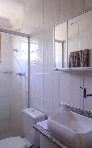 Casa de condomínio à venda com 60m², 2 quartos e 1 vaga Casa de condomínio à venda com 60m², 2 quartos e 1 vagaBanheiro