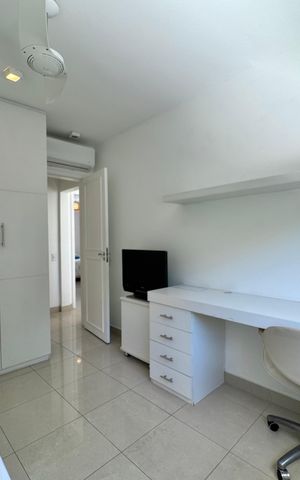 Casa de condomínio à venda com 430m², 6 quartos e 3 vagas Casa de condomínio à venda com 430m², 6 quartos e 3 vagasQuarto 1