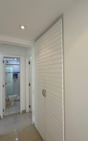Casa de condomínio à venda com 430m², 6 quartos e 3 vagas Casa de condomínio à venda com 430m², 6 quartos e 3 vagasCorredor