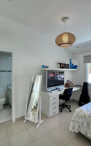 Casa de condomínio à venda com 430m², 6 quartos e 3 vagas Casa de condomínio à venda com 430m², 6 quartos e 3 vagasSuíte 2