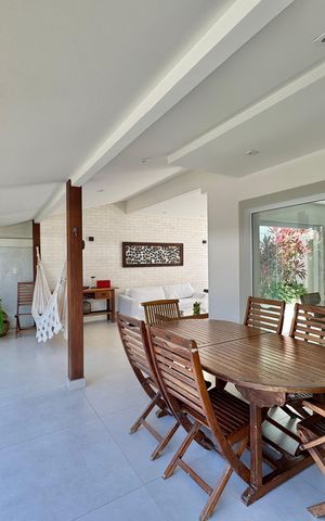 Casa de condomínio à venda com 430m², 6 quartos e 3 vagas Casa de condomínio à venda com 430m², 6 quartos e 3 vagasÁrea externa