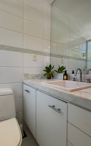 Casa de condomínio à venda com 430m², 6 quartos e 3 vagas Casa de condomínio à venda com 430m², 6 quartos e 3 vagasSuíte 3 - Banheiro