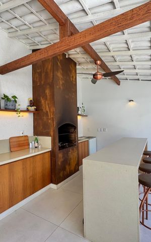 Casa de condomínio à venda com 430m², 6 quartos e 3 vagas Casa de condomínio à venda com 430m², 6 quartos e 3 vagasÁrea externa