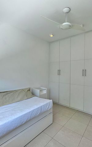 Casa de condomínio à venda com 430m², 6 quartos e 3 vagas Casa de condomínio à venda com 430m², 6 quartos e 3 vagasQuarto 1