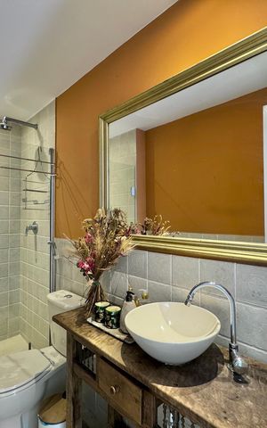 Casa de condomínio à venda com 430m², 6 quartos e 3 vagas Casa de condomínio à venda com 430m², 6 quartos e 3 vagasBanheiro Social