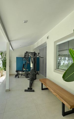 Casa de condomínio à venda com 430m², 6 quartos e 3 vagas Casa de condomínio à venda com 430m², 6 quartos e 3 vagasÁrea externa