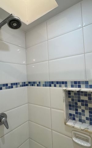 Casa de condomínio à venda com 430m², 6 quartos e 3 vagas Casa de condomínio à venda com 430m², 6 quartos e 3 vagasBanheiro Social