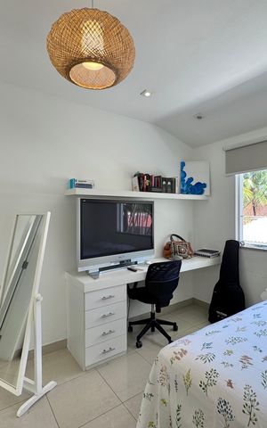 Casa de condomínio à venda com 430m², 6 quartos e 3 vagas Casa de condomínio à venda com 430m², 6 quartos e 3 vagasSuíte 2