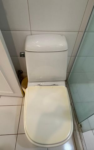 Casa de condomínio à venda com 430m², 6 quartos e 3 vagas Casa de condomínio à venda com 430m², 6 quartos e 3 vagasBanheiro Social