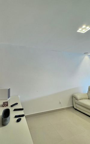 Casa de condomínio à venda com 430m², 6 quartos e 3 vagas Casa de condomínio à venda com 430m², 6 quartos e 3 vagasSala