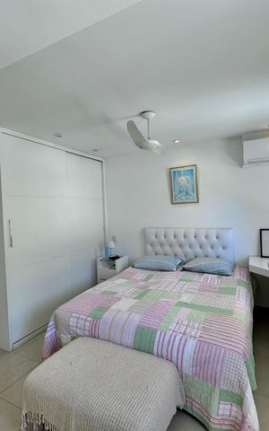 Casa de condomínio à venda com 430m², 6 quartos e 3 vagas Casa de condomínio à venda com 430m², 6 quartos e 3 vagasSuíte 3