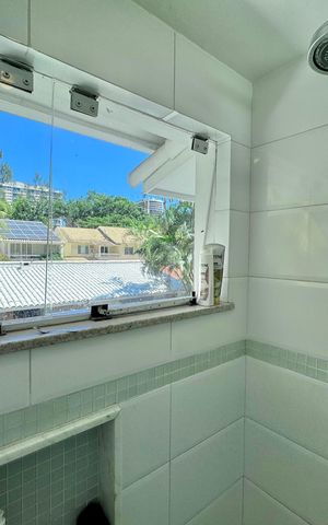 Casa de condomínio à venda com 430m², 6 quartos e 3 vagas Casa de condomínio à venda com 430m², 6 quartos e 3 vagasSuíte 3 - Banheiro