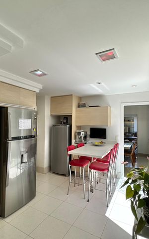 Casa de condomínio à venda com 430m², 6 quartos e 3 vagas Casa de condomínio à venda com 430m², 6 quartos e 3 vagasCozinha