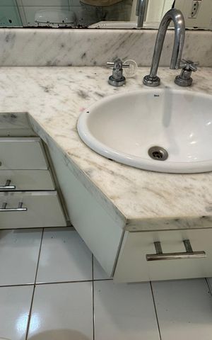 Casa de condomínio à venda com 430m², 6 quartos e 3 vagas Casa de condomínio à venda com 430m², 6 quartos e 3 vagasBanheiro Social