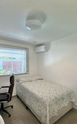 Casa de condomínio à venda com 430m², 6 quartos e 3 vagas Casa de condomínio à venda com 430m², 6 quartos e 3 vagasQuarto 3