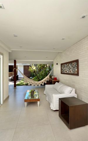 Casa de condomínio à venda com 430m², 6 quartos e 3 vagas Casa de condomínio à venda com 430m², 6 quartos e 3 vagasÁrea externa